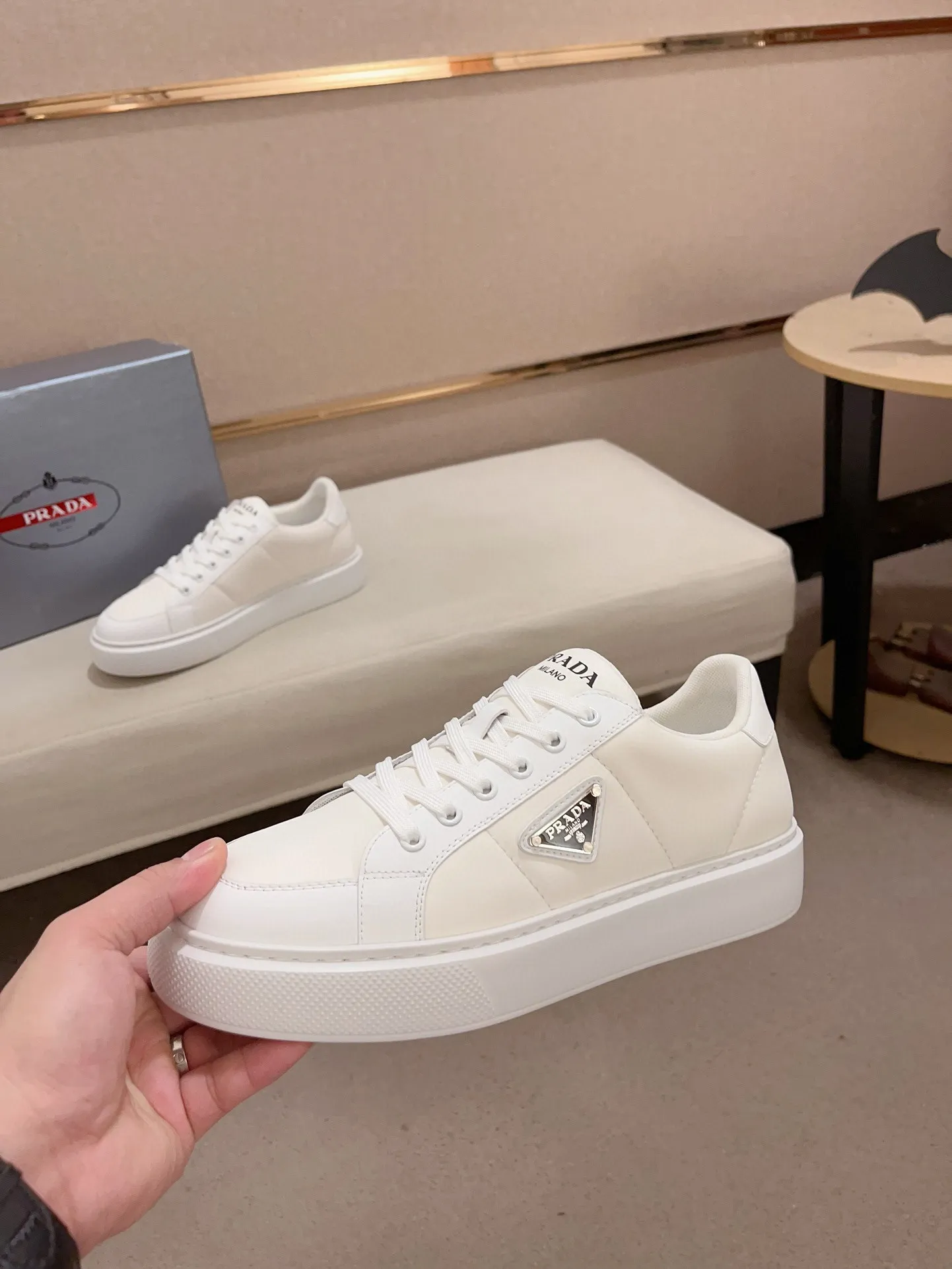 Factory price 580💰 ✔️✔️✔️High version High-quality new Prada (Prada) counters are on the market at the same time. The new men's shoes and 😘fabrics are selected from first-layer cowhide and are made by pure handicrafts. Lining: Full cowhide lining. 👍🏿 High-end ☄️ air-cushion molded anti-slip rubber outsole, exquisite lines, simple and elegant, comfortable and high-end for leisure travel. Code number: 38 to 44 (45 can be customized)